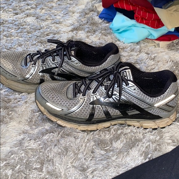 Men’s Brooks Tennis Shoes size 12 - Picture 3 of 5